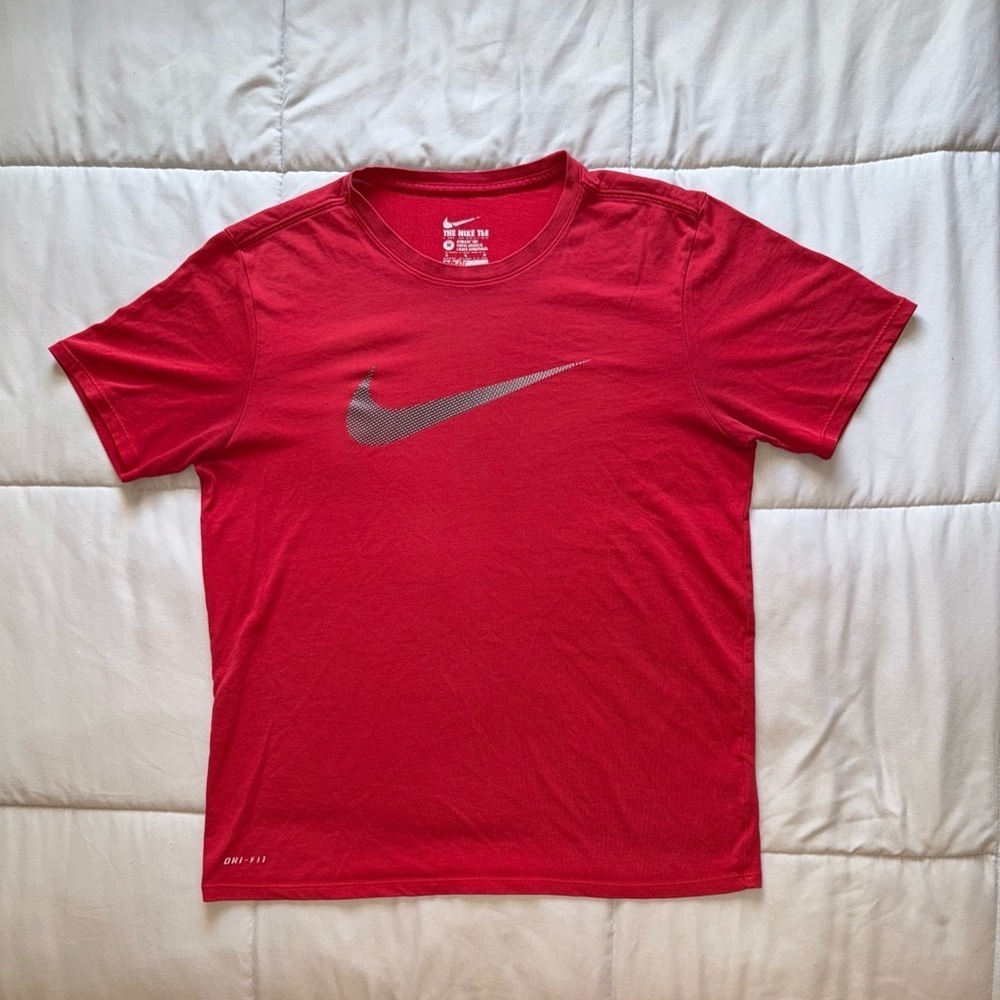 Nike Dri-Fit Men's Red T-Shirt Size Medium
